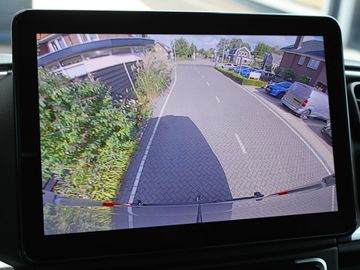 Car image 38