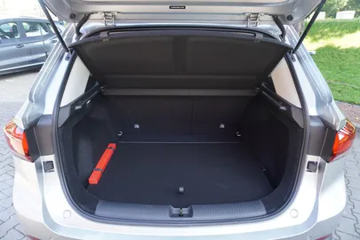 Car image 28