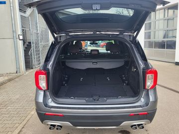 Car image 25