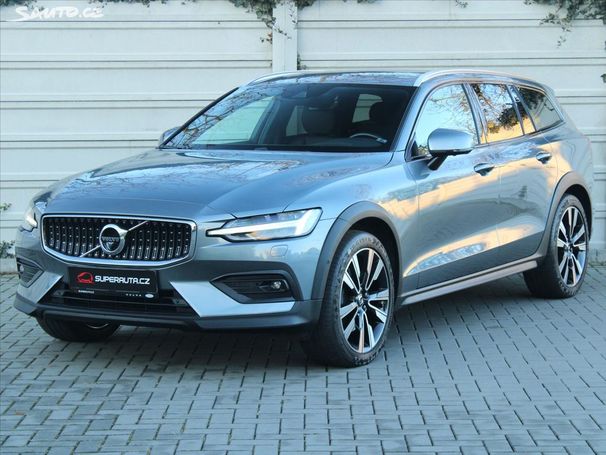 Volvo V60 Cross Country D4 AWD 140 kW image number 1