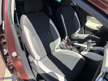 Car image 25