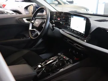 Car image 27
