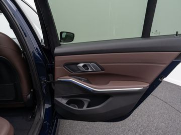 Car image 45