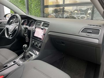 Car image 37