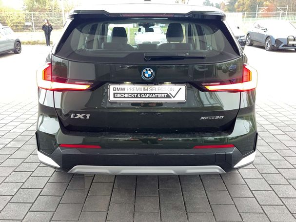 BMW iX1 xDrive30 xLine 230 kW image number 3