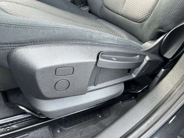 Car image 37