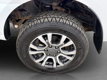 Car image 34