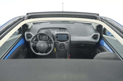 Car image 29