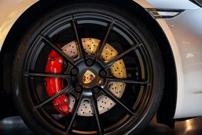 Car image 30