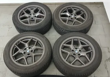 Car image 40