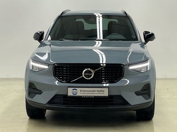 Volvo XC40 Recharge T4 Plus Dark 155 kW image number 2