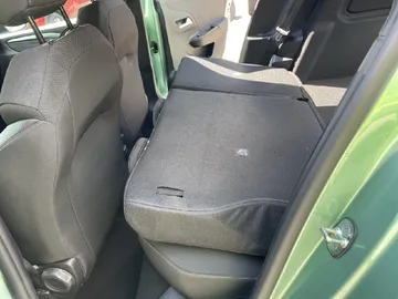 Car image 25