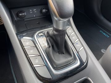 Car image 16