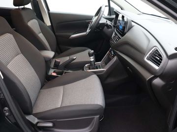 Car image 30