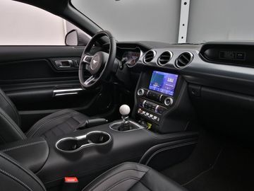 Car image 32