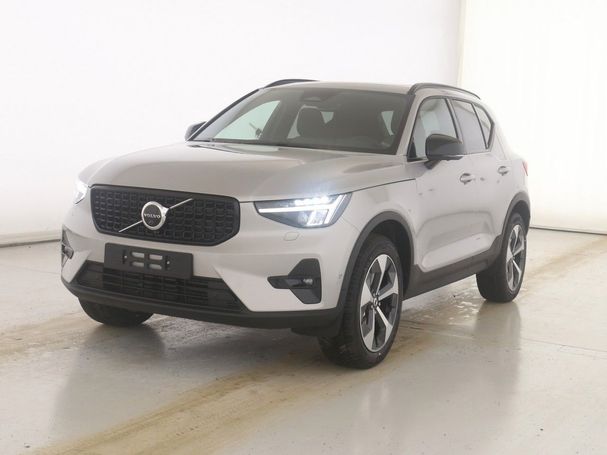 Volvo XC40 Plus Dark 145 kW image number 1