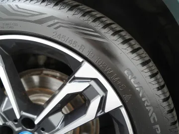 Car image 49