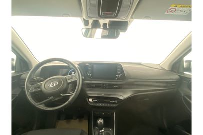 Car image 15