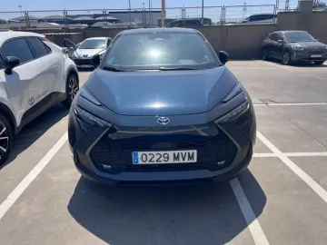 Car image 4