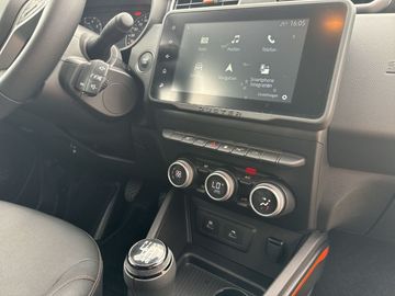 Car image 15