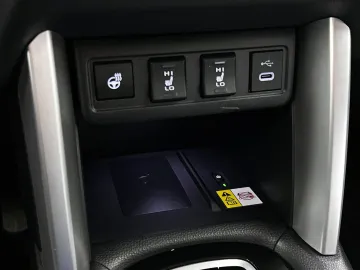Car image 35