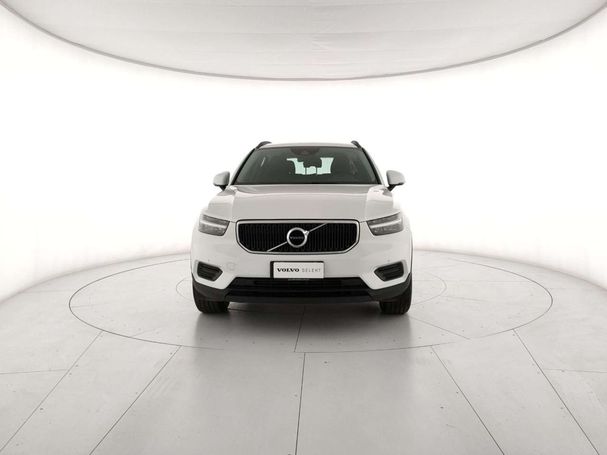 Volvo XC40 T2 Momentum 95 kW image number 7