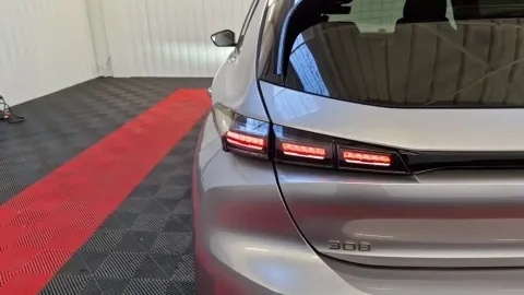 Car image 30