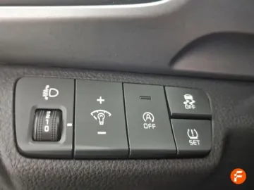 Car image 32