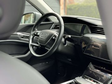 Car image 33