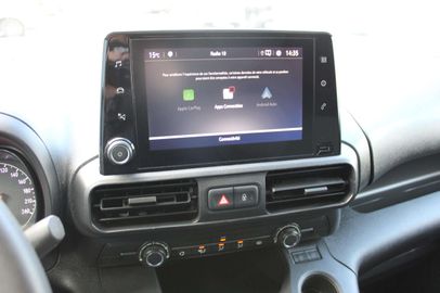 Car image 25