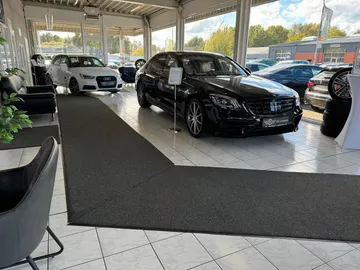 Car image 33
