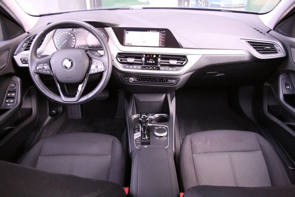 BMW 118i Advantage 100 kW image number 8