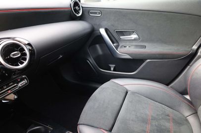 Car image 31