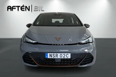 Car image 4