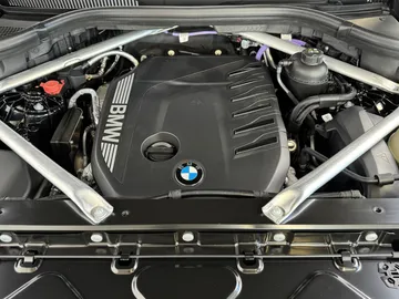 Car image 40