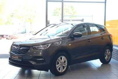 Car image 1