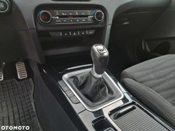 Car image 32