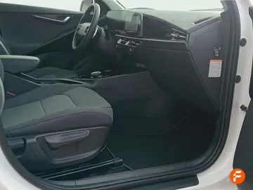 Car image 28