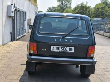 Car image 30