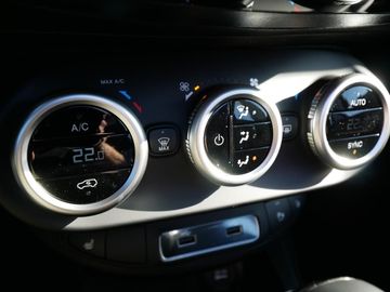 Car image 30