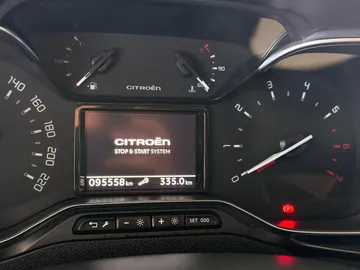 Car image 28