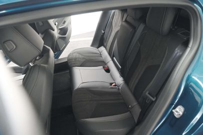 Car image 37