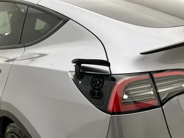 Car image 35