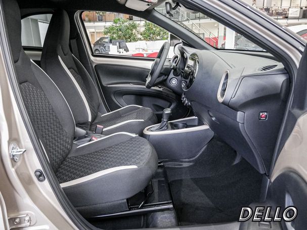 Toyota Aygo X 1.0 53 kW image number 9