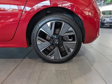 Car image 22