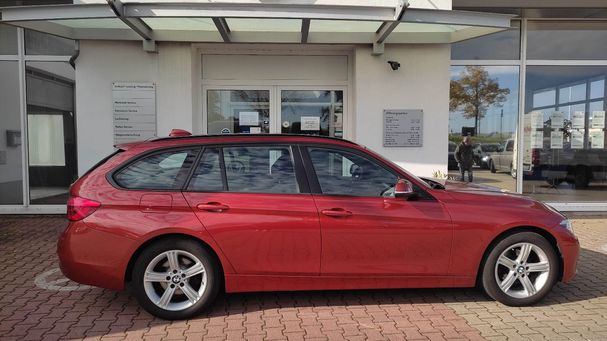 BMW 320i Touring xDrive Advantage 135 kW image number 6