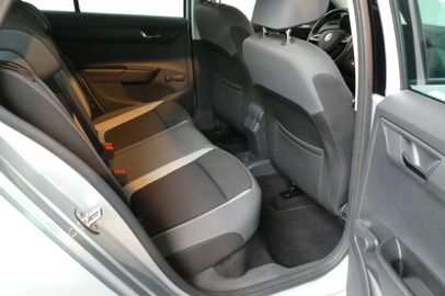 Car image 13