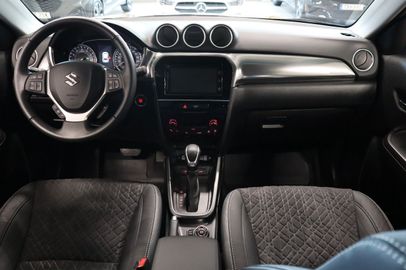 Car image 12