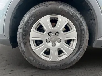 Car image 24