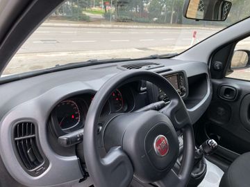 Car image 14